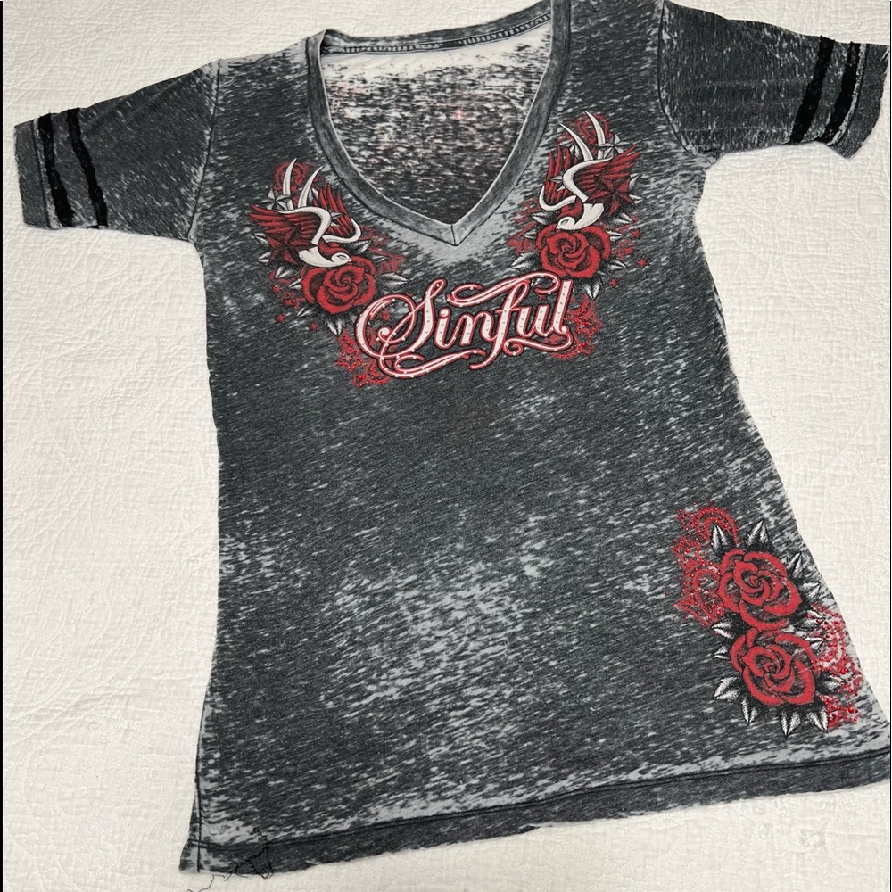 Distressed Tee Sinful Love & Pride Forever XL